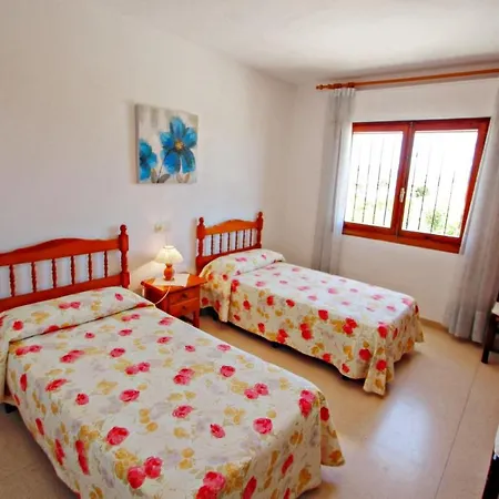 Laura-29a - Pretty With Garden And Private Pool In Villa Calp