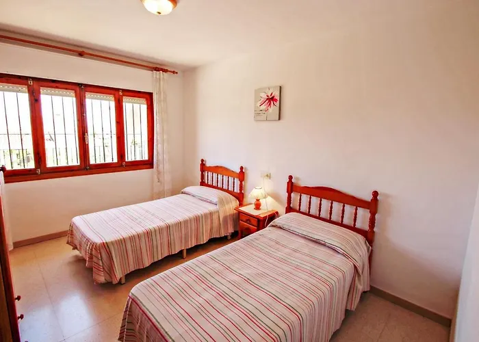 Laura-29a - Pretty With Garden And Private Pool In Villa *